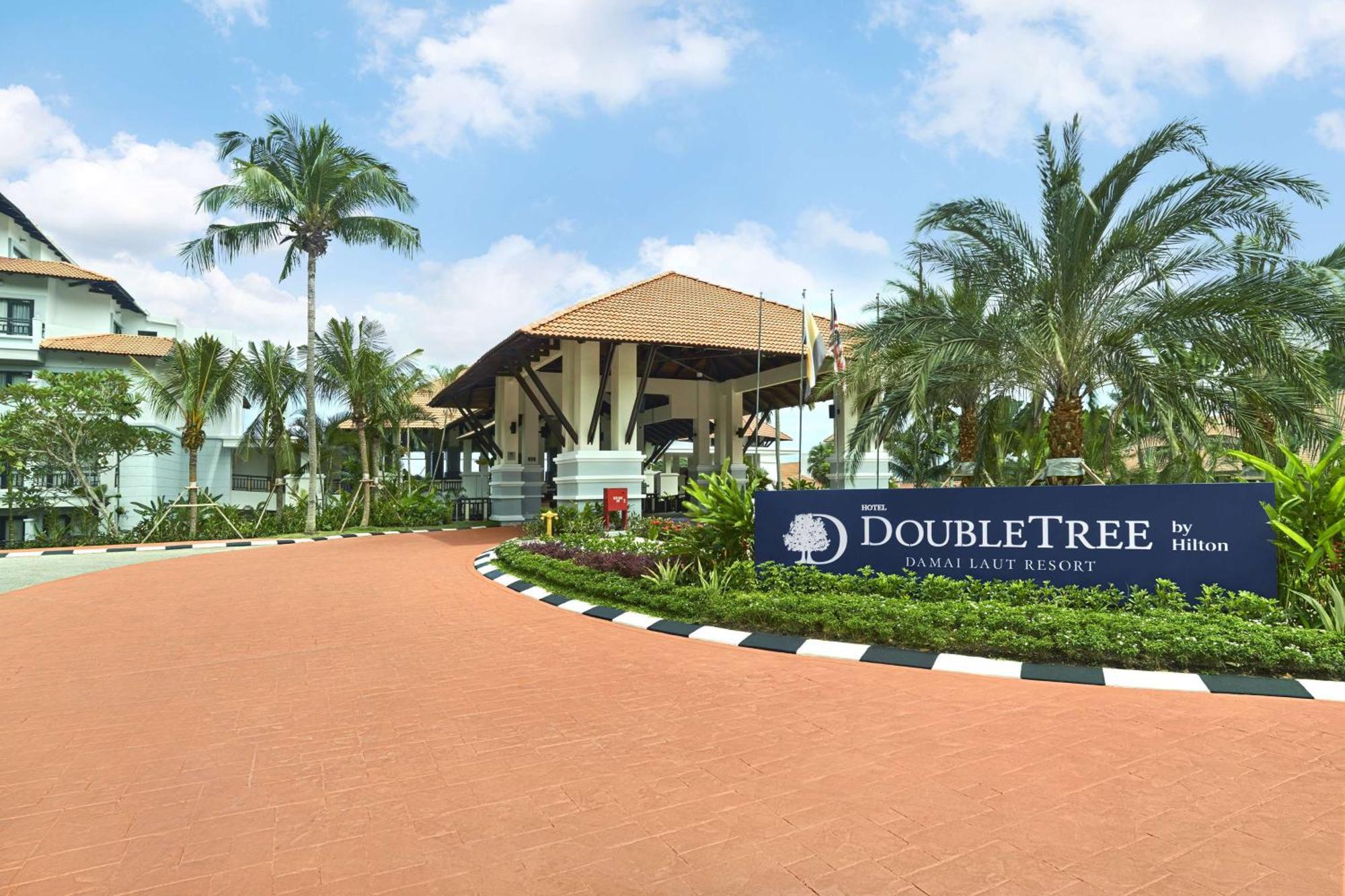 Doubletree By Hilton Damai Laut Hotel Lumut Bagian luar foto